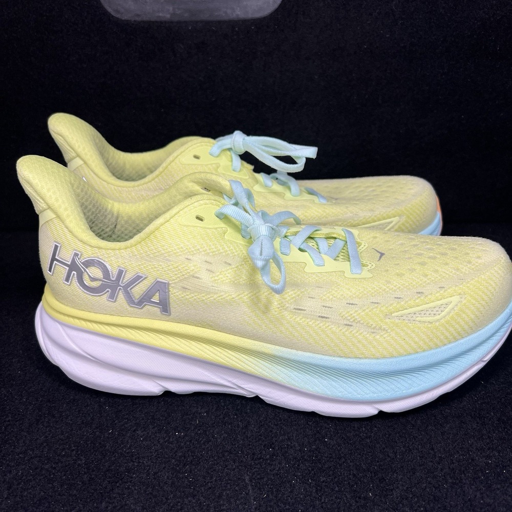 Hoka One One Clifton 9 Size 9D Wide Shoes Womens Yellow Sneakers 1132211 CGSO